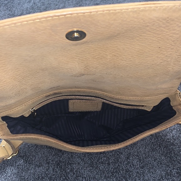 Vintage Coach tan suede crossbody bag - Picture 5 of 5